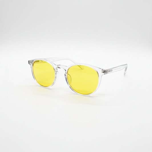 Three-quarter view pure white